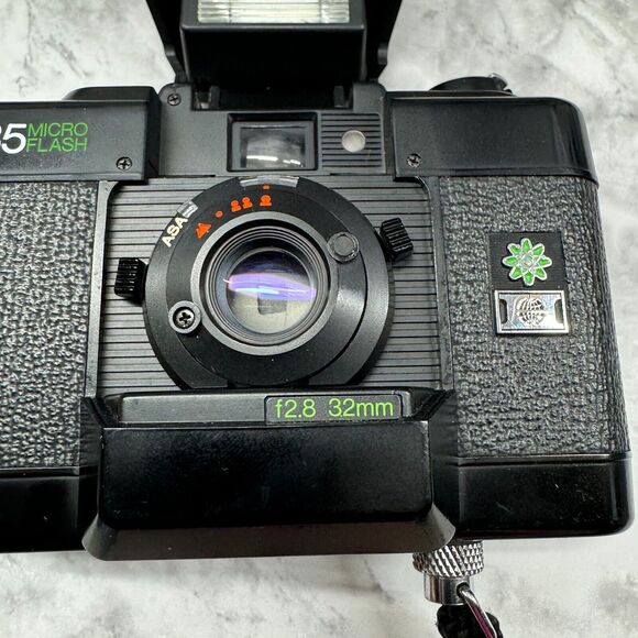 Hanimex 35 Micro Flash Compact 35mm Film Camera 32mm f2.8 Lens TESTED - Picture 5 of 11